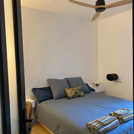 Au 55 Apartment *