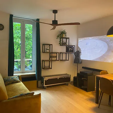 Apartment Au 55